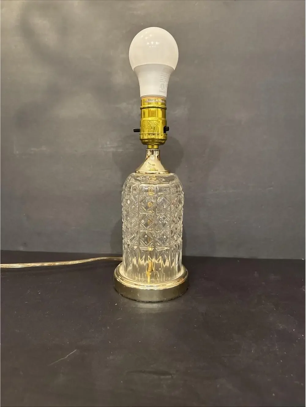 Vintage Hollywood Regency Cut Glass Table Lamp Works